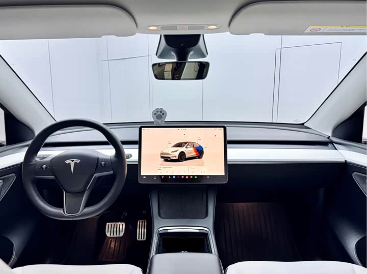 Фото 2 - Tesla Model Y