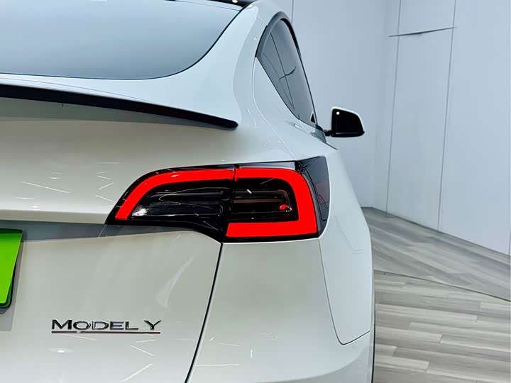Фото 9 - Tesla Model Y