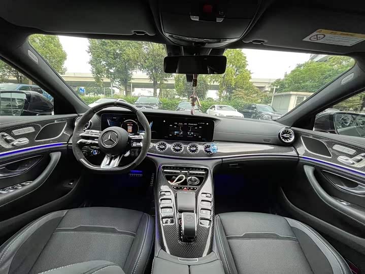 Фото 9 - Mercedes-Benz AMG GT