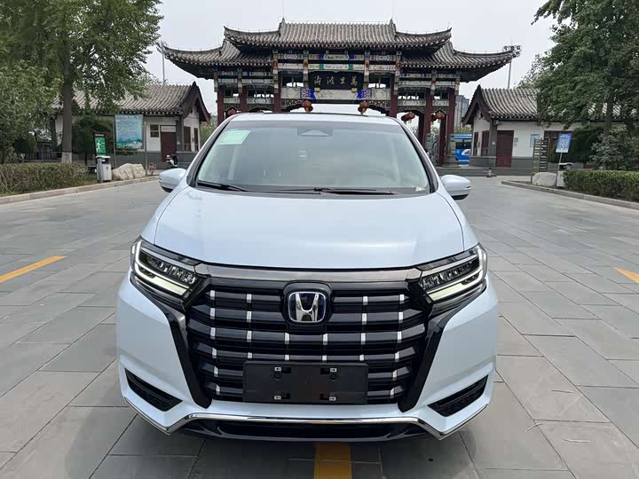 Фото 3 - Honda Elysion