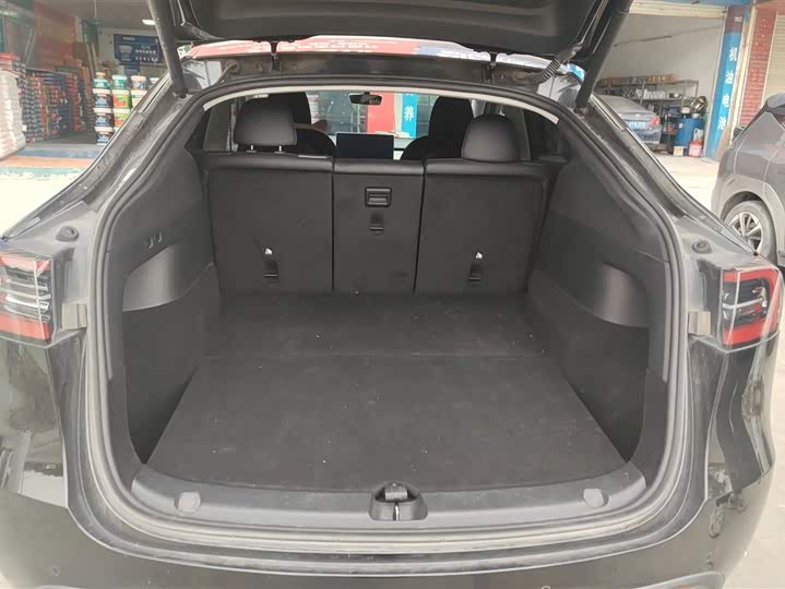 Фото 4 - Tesla Model Y