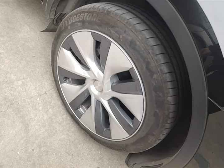 Фото 6 - Tesla Model Y