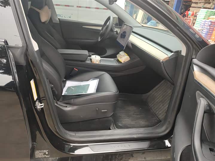 Фото 8 - Tesla Model Y