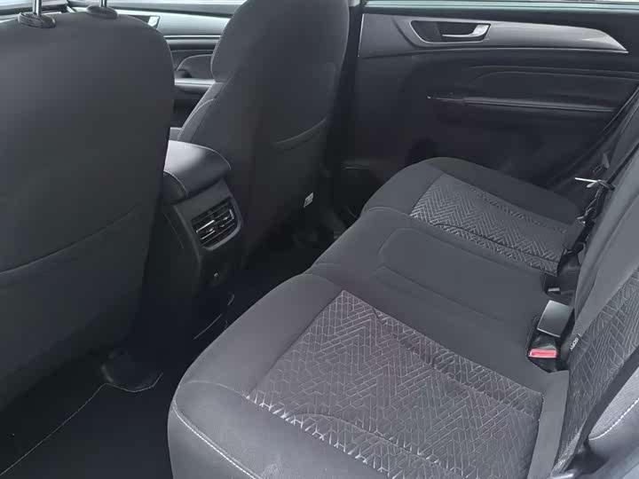 Фото 6 - Haval M6