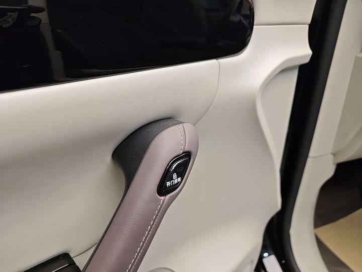 Фото 8 - Leapmotor C11