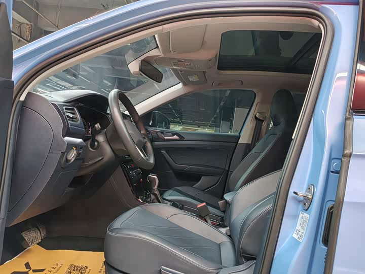 Фото 8 - Volkswagen Tharu