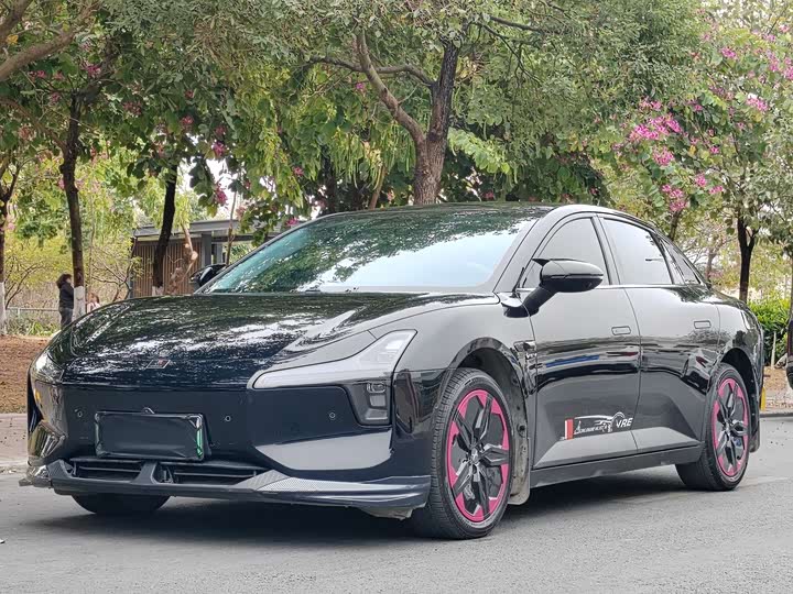 Фото 1 - XPeng Mona M03