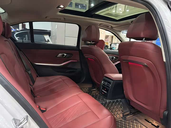 Фото 9 - BMW 3 Series