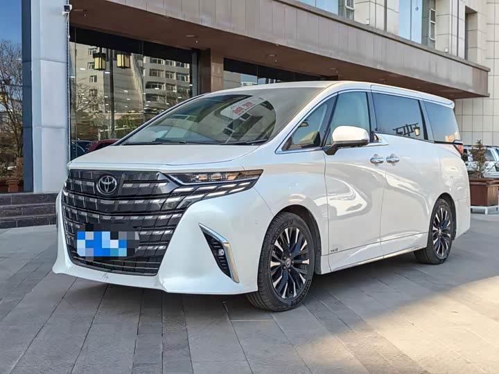 Фото 1 - Toyota Alphard
