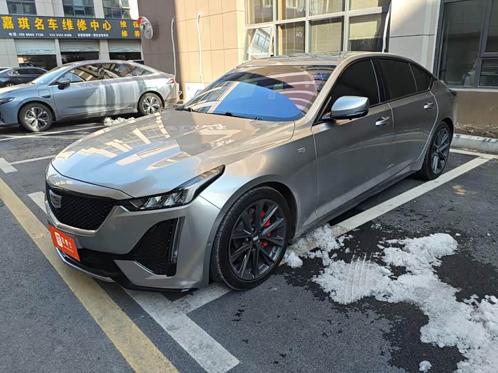 Фото 1 - Cadillac CT5