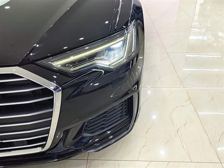 Фото 7 - Audi A6L