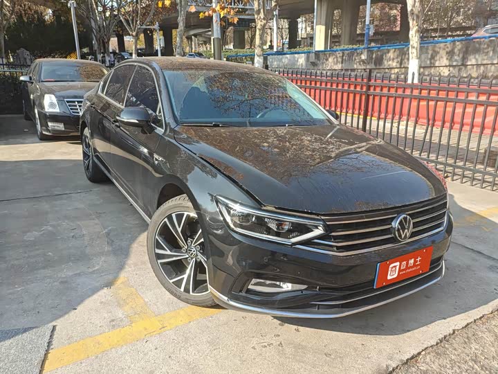 Фото 2 - Volkswagen Magotan