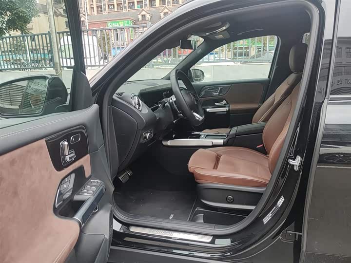 Фото 4 - Mercedes-Benz GLB-Class AMG