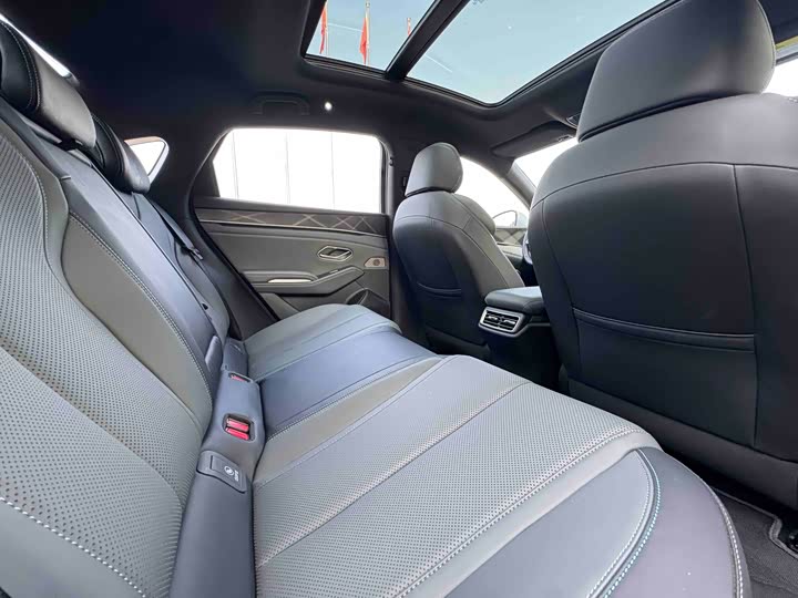 Фото 7 - BYD Qin L