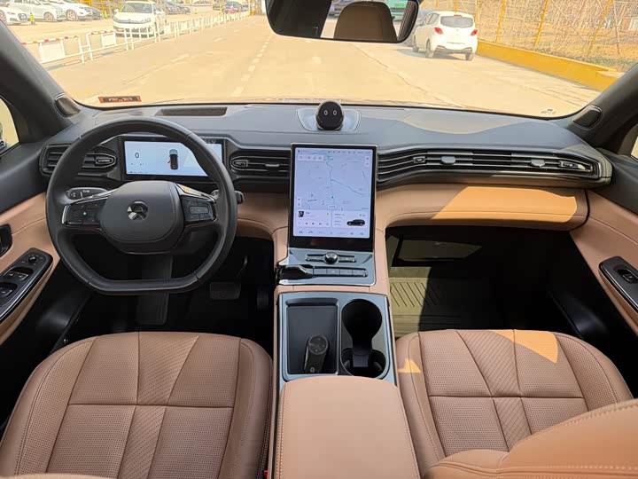 Фото 7 - Nio ES8