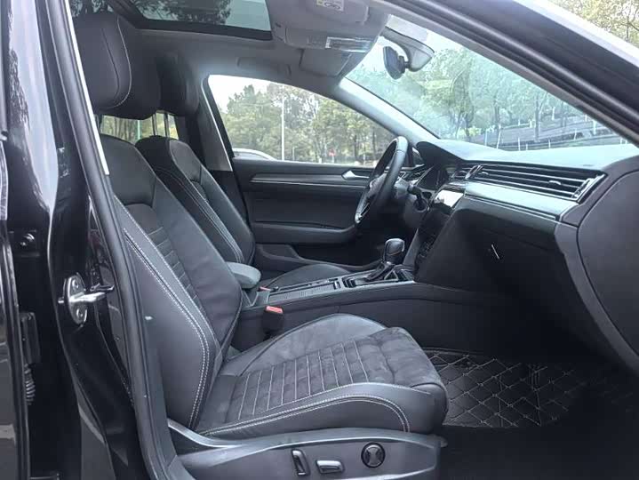 Фото 5 - Volkswagen Magotan