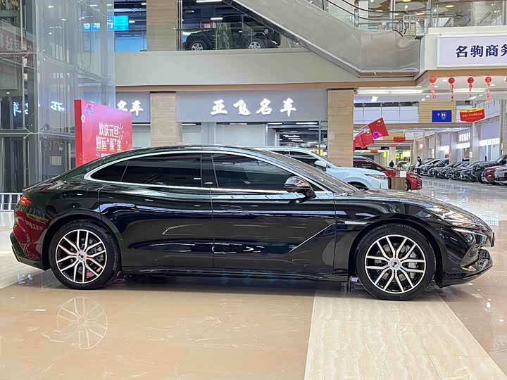 Фото 6 - Denza Z9