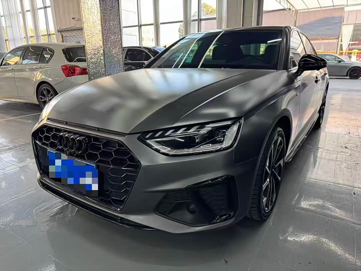 Фото 1 - Audi A4L