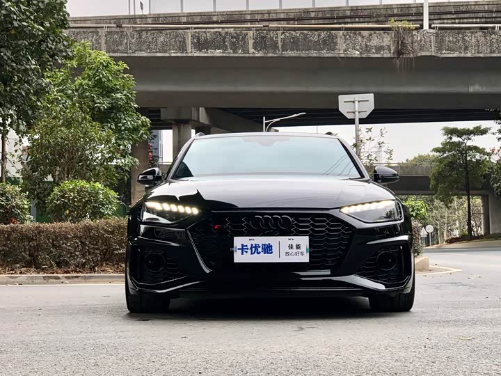 Фото 2 - Audi RS 4