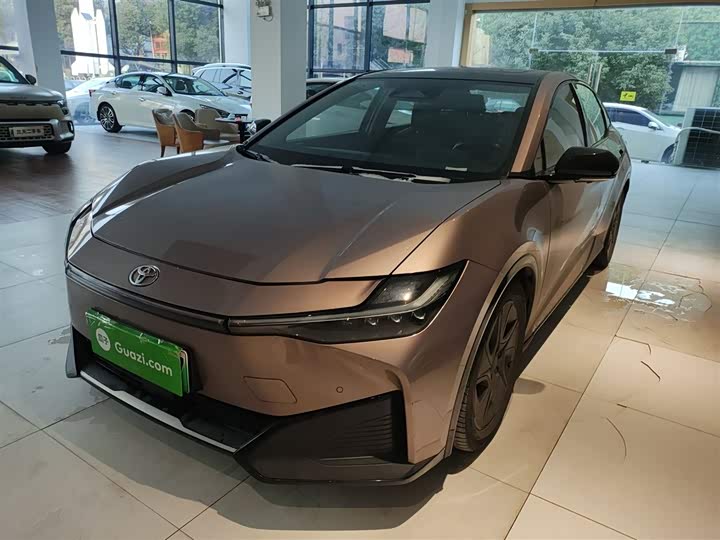 Фото 1 - Toyota bZ3