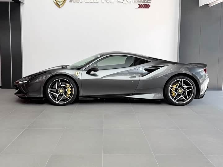 Фото 5 - Ferrari F8