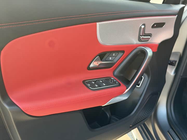 Фото 9 - Mercedes-Benz A-Class AMG