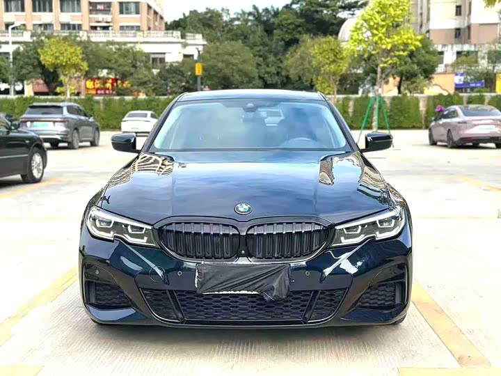 Photo 4 - BMW 3 Series