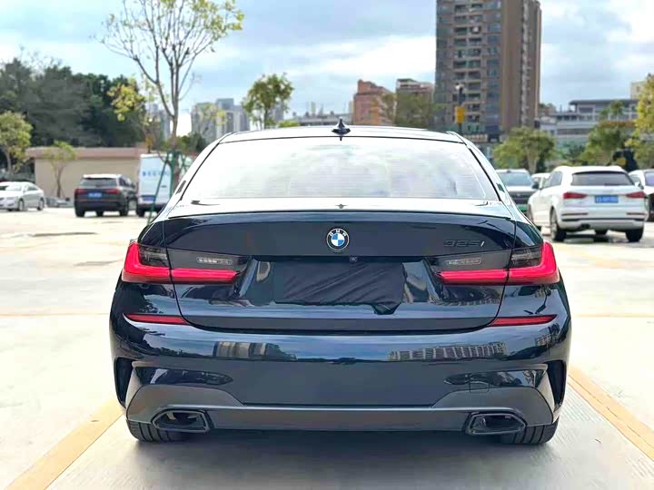 Photo 6 - BMW 3 Series