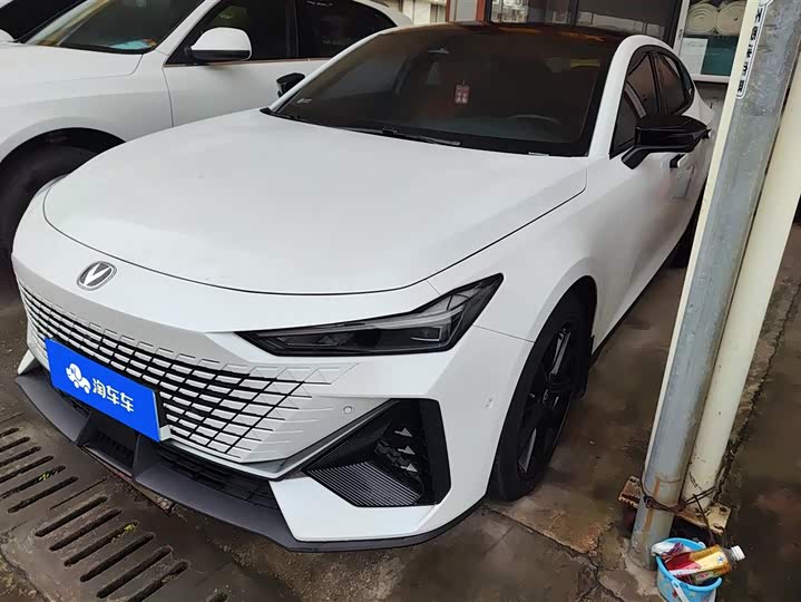 Фото 1 - Changan UNI-V