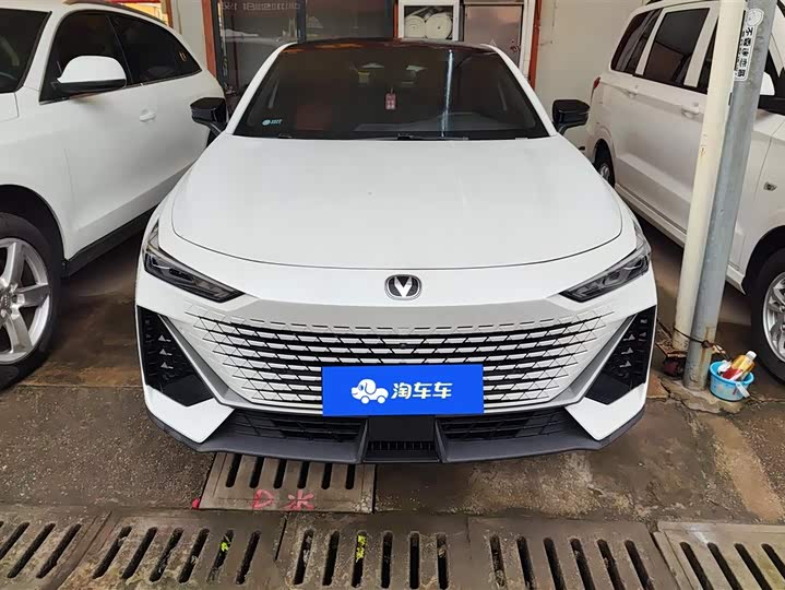 Фото 2 - Changan UNI-V