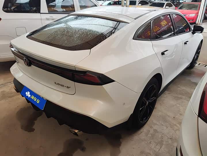 Фото 3 - Changan UNI-V