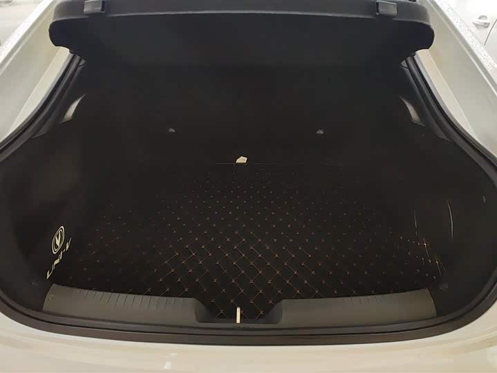 Фото 4 - Changan UNI-V