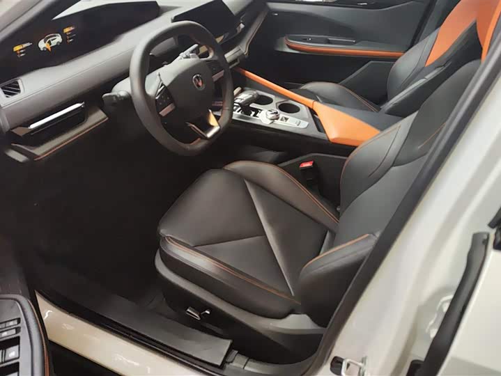 Фото 9 - Changan UNI-V