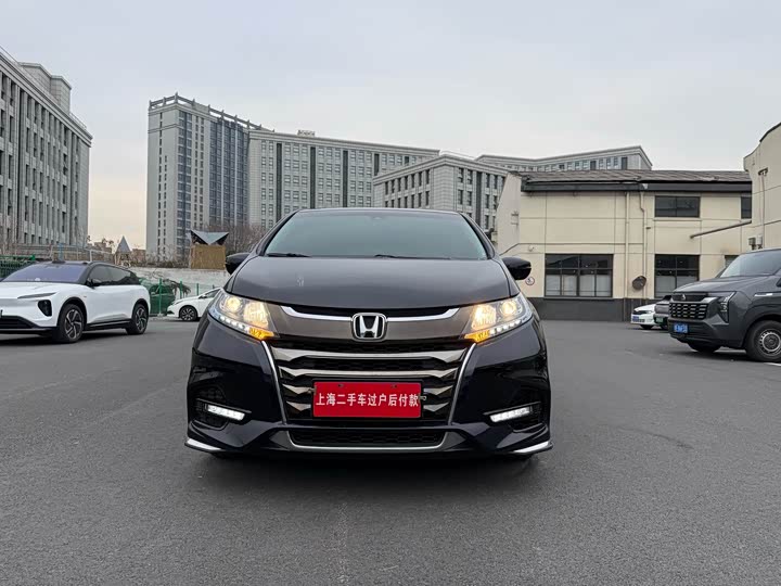 Фото 2 - Honda Odyssey