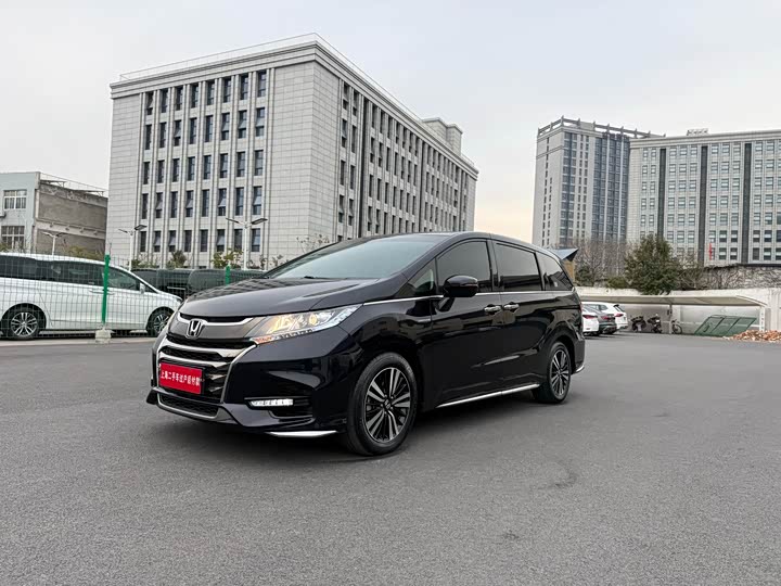 Фото 3 - Honda Odyssey