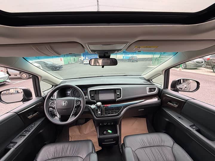 Фото 4 - Honda Odyssey