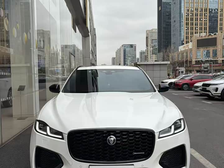 Фото 4 - Jaguar F-Pace