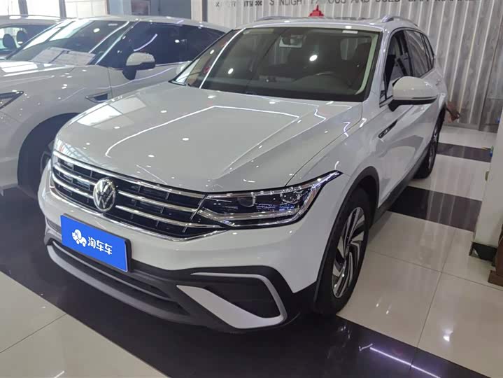 Фото 1 - Volkswagen Tiguan L Pro