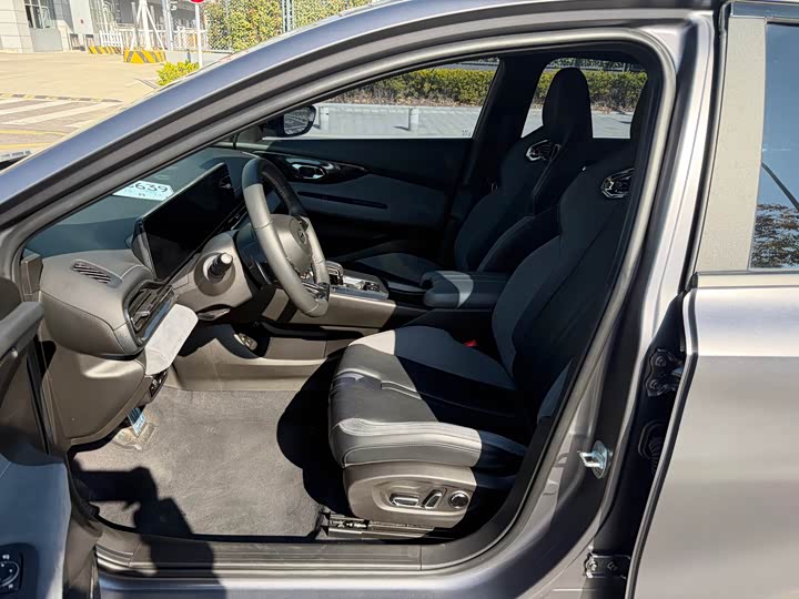 Фото 3 - GAC Trumpchi Empow R