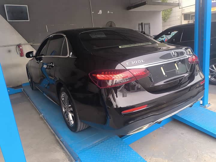 Photo 6 - Mercedes-Benz E-Class