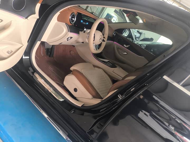 Photo 7 - Mercedes-Benz E-Class