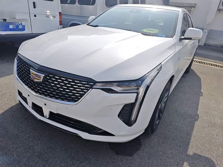 Фото 1 - Cadillac CT4