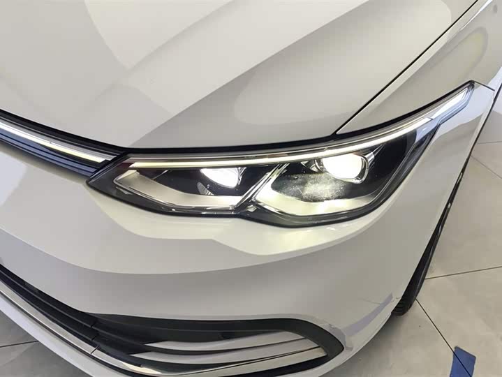 Фото 5 - Volkswagen Golf