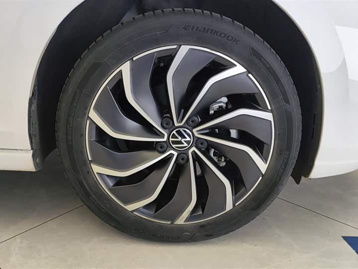 Фото 6 - Volkswagen Golf