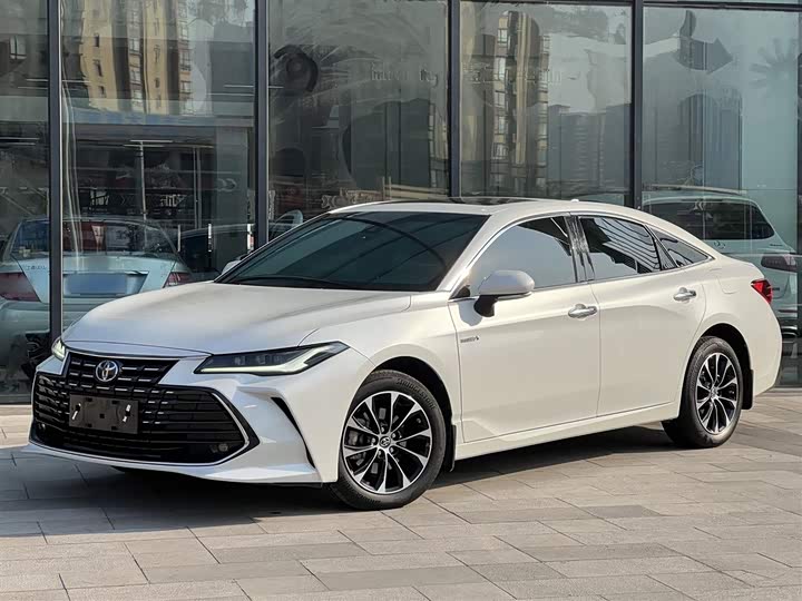 Фото 1 - Toyota Avalon