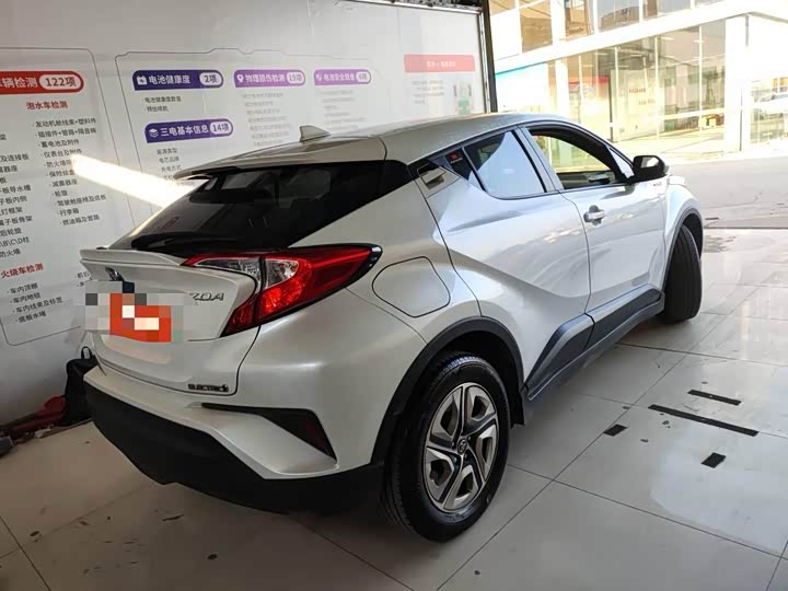 Фото 8 - Toyota Izoa EV