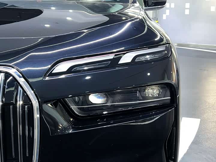 Фото 4 - BMW 7 Series