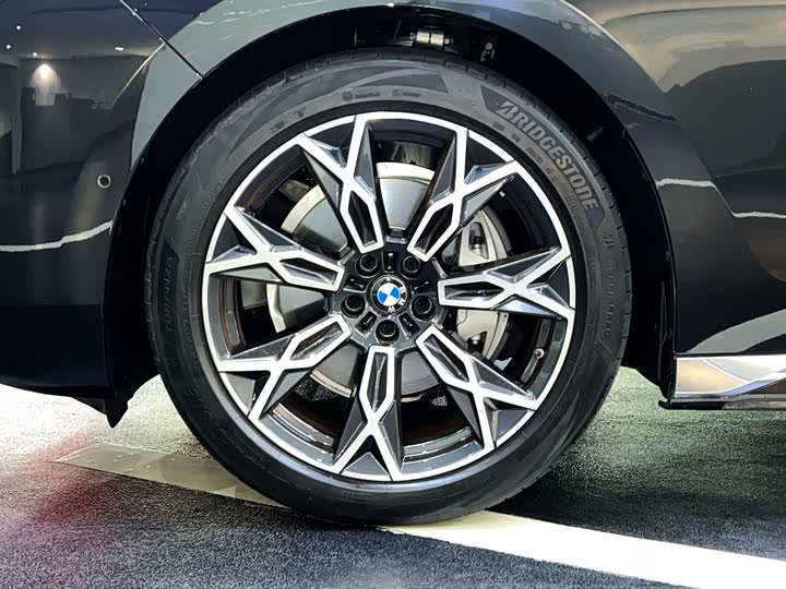 Фото 5 - BMW 7 Series