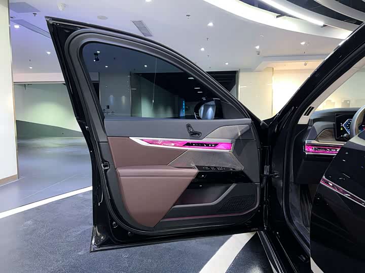 Фото 6 - BMW 7 Series