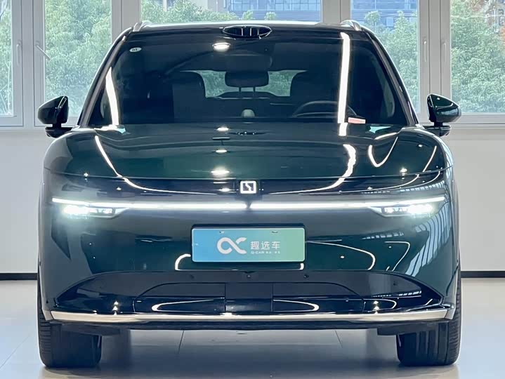 Фото 2 - Zeekr 7X